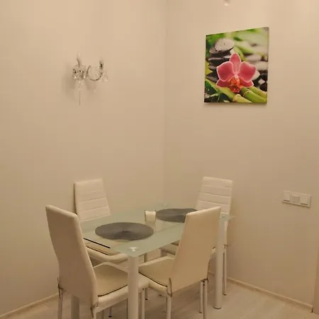 公寓 Cozy 2-rooms Flat In The Historical Heart Of